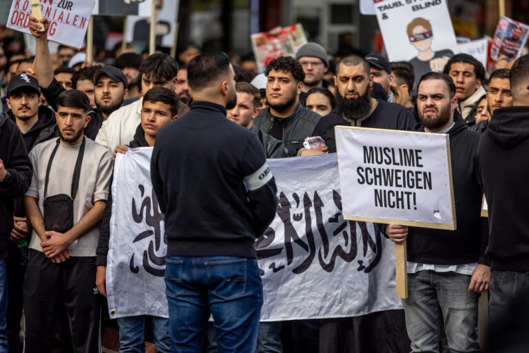 Von Dänemark und den Niederlanden lernen: Der Nationalrat fördert die Einwanderung von Islamisten. Höchste Zeit für ein Umdenken