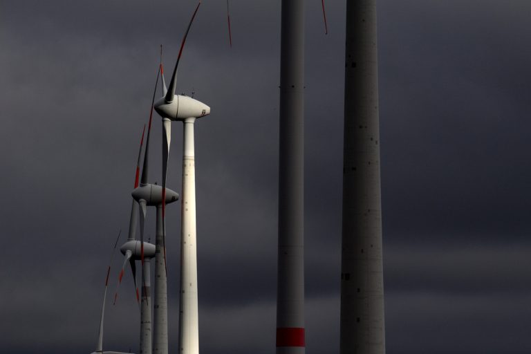 Doppelter Zahltag für Solar und Wind: Dunkelflaute als Jackpot. Wenn die erneuerbaren Energien versagen, winken ihnen Superpreise