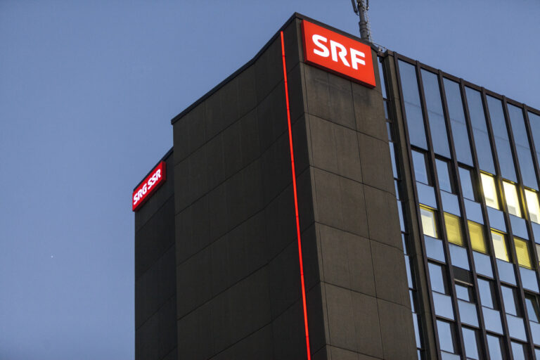 Der Hauptsitz von Schweizer Radio und Fernsehen SRF in Zuerich Oerlikon, aufgenommen am 8. Januar 2013. (KEYSTONE/Gaetan Bally)