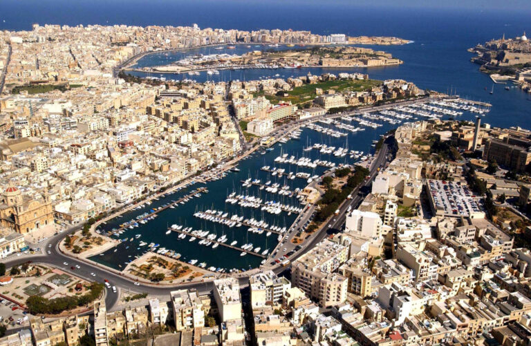 Yacht Marina, near by the capital Valletta, Malta, is seen in this August 25, 2003 picture. Malta, along with nine other countries, will join the EU on May 1, 2004. (KEYSTONE/AP Photo/Lino Azzopardi)