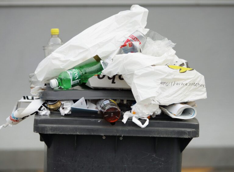 Filled trash can inside the the Hardturm Stadium during a 2006 Soccer World Cup qualifyer match opposing Switzerland to Cyprus, in Zurich, Switzerland, Wednesday, March 30, 2005. (KEYSTONE/Peter Klaunzer)