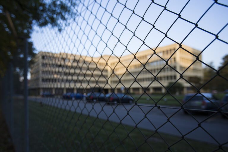 Sitz des Departements fuer Verteidigung, Bevoelkerungsschutz und Sport, VBS, in dem sich auch der Nachrichtendienst des Bundes (NDB) befindet, am Donnerstag 2. Oktober 2014 in Bern. (KEYSTONE/Peter Klaunzer)