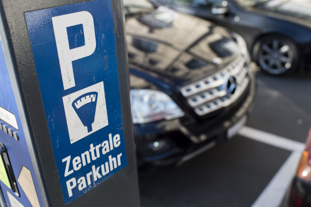 «Extreme Unterschiede bei den Parkgebühren»: Eine Analyse des Preisüberwachers zeigt, wie Behörden dem Klima zuliebe Autofahrer abzocken