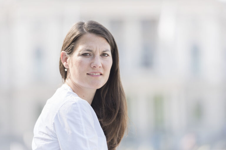 Tiana Angelina Moser, member of the National Council, on the Sechselaeuten square in Zurich, Switzerland, on July 7, 2015. (KEYSTONE/Christian Beutler)

Tiana Angelina Moser, Nationalraetin Gruenliberale-ZH, auf dem Sechselaeutenplatz in Zuerich, am 7. Juli 2015. (KEYSTONE/Christian Beutler)