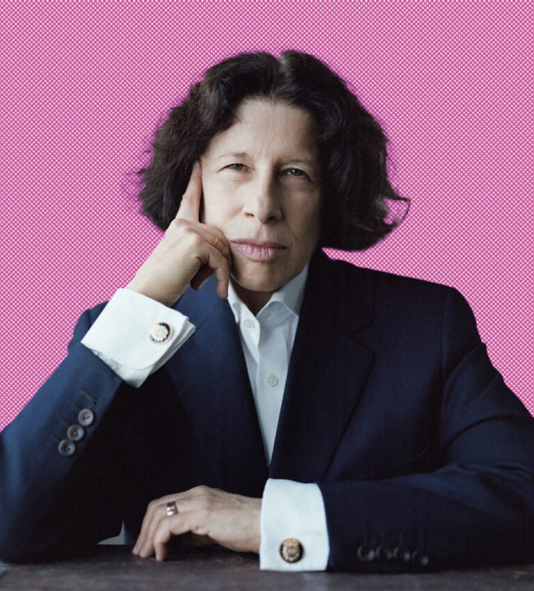 «Ich würde New York niemals verlassen»: Seit 45 Jahren reist Fran Lebowitz durch die Welt und quittiert jede Frage, die ihr gestellt wird, mit ihrer ungefilterten Meinung. Ein Telefongespräch über ihr Leben nach dem Netflix-Erfolg, das Verbieten von Büchern an Schulen, Donald Trump, die Schweiz und andere Irritationen