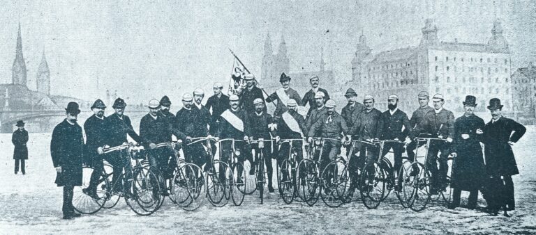 Velo club Zurich on the frozen Lake Zurich