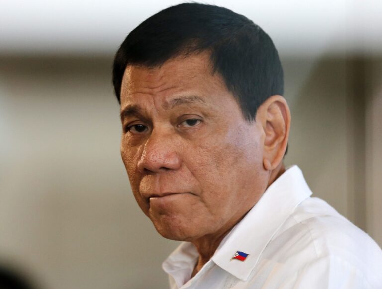 epa05601568 Filipino President Rodrigo Duterte speaks during a departure ceremony at Manila's international airport, Philippines, 25 October 2016. Duterte leaves for Japan to meet Prime Minister Shinzo Abe. The two are expected to agree on expanding bilateral ties in areas of maritime security and defense cooperation, according to news reports. EPA/FRANCIS R. MALASIG