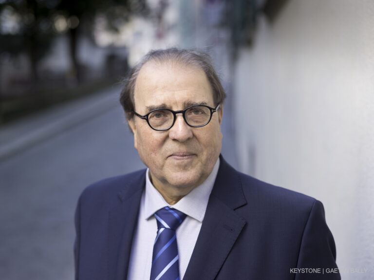 Portrait of author Charles Linsmayer taken in Zurich, Switzerland, on March 15, 2017. (KEYSTONE/Gaetan Bally)

Charles Linsmayer, Schriftsteller, portraitiert am 15. Maerz 2017 in Zuerich. (KEYSTONE/Gaetan Bally)