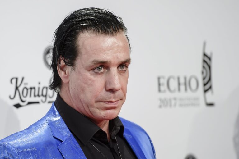 epa05892772 Till Lindemann, the singer of the German rock band Rammstein, poses on the red carpet of the 26th Echo 2017 music awards ceremony in Berlin, Germany, 06 April 2017. The awards are presented for outstanding achievement in the music industry. EPA/CLEMENS BILAN EPA/CLEMENS BILAN