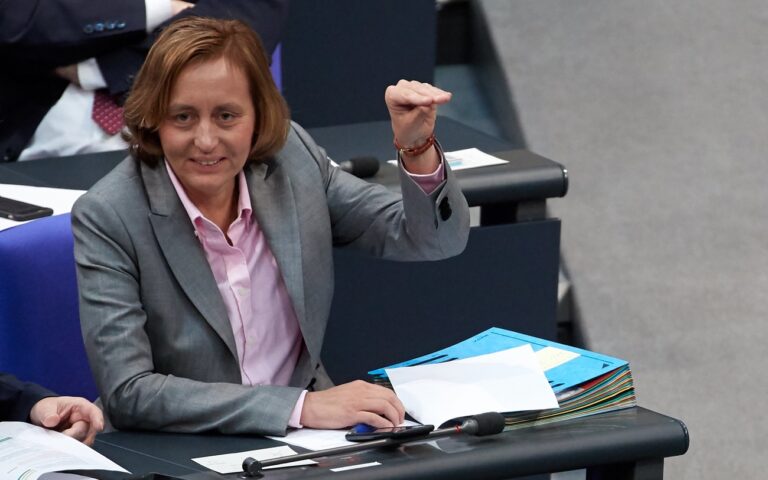 epa06489389 Beatrix von Storch of the Alternative for Germany (AfD) party reacts during a session of the German parliament 'Bundestag' in Berlin, Germany, 01 February 2018. Members of the German Bundestag discuss about the subsidiary protection of the refugee family reunion. EPA/HAYOUNG JEON