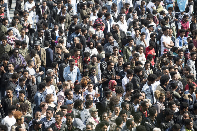 Eritreische Fluechtlinge demonstrieren und reichen eine Pettion fuer eine humanere Fluechtlingspolitik ein, am Freitag, 18. Mai 2018, in Bern. (KEYSTONE/Peter Schneider)