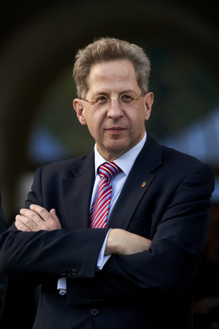 epa07013112 President of the German Domestic Intelligence Agency Hans-Georg Maassen attends the annual Autumn reception of the German Federal Safety Authorities in Berlin, Germany, 11 September 2018. EPA/HENNING SCHACHT / POOL