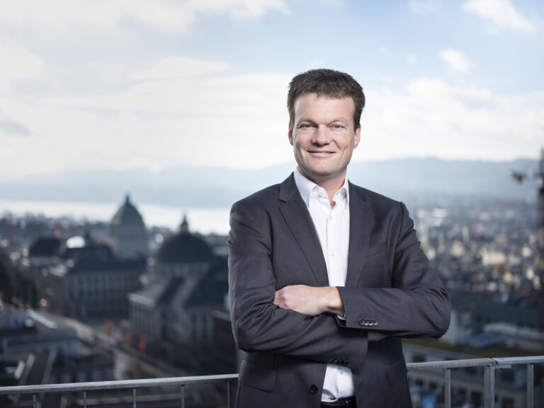 Reto Knutti, professor of climate physics at the Depatment of Environmental Systems Science of the ETH Zurich, pictured on the roof of the ETH Institute for Atmospheric and Climate Science in Zurich, Switzerland, on December 11, 2018. (KEYSTONE/Christian Beutler) 

Reto Knutti, Professor fuer Klimaphysik am Departement fuer Umweltsystemwissenschaften der ETH Zuerich, portraitiert auf dem Dach des Instituts fuer Atmosphaere und Klima der ETH Zuerich in Zuerich am 11. Dezember 2018. (KEYSTONE/Christian Beutler)