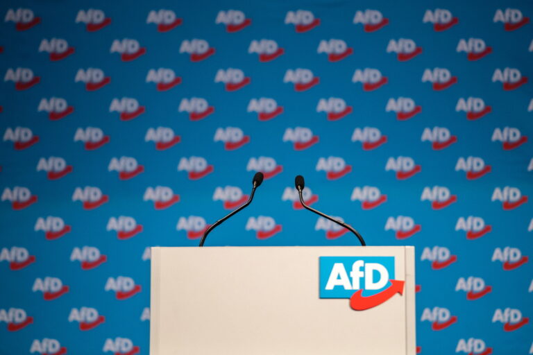 epa07282311 The lectern with the logo of Alternative for Germany (AfD) party during the European election convention (Europawahlversammlung) of the AfD in Riesa, Germany, 14 January 2019. The AfD gathers from 11 to 14 January 2019 in Riesa, for the election of their candidates for the European Parliament election which will take place from 23 to 26 May 2019. EPA/JENS SCHLUETER