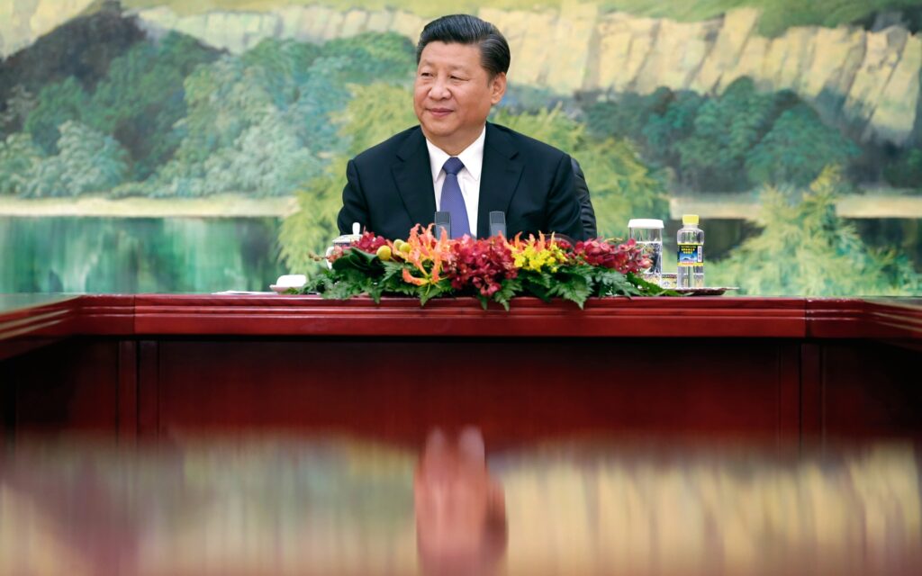 Xi Jinping wird zur Gefahr für China: Durch Xis Covid-Strategie steht die chinesische Wirtschaft vor einem Katastrophensturm. Seine Aussenpolitik schreckt ausländische Investoren ab. Droht Peking ein Erdbeben?