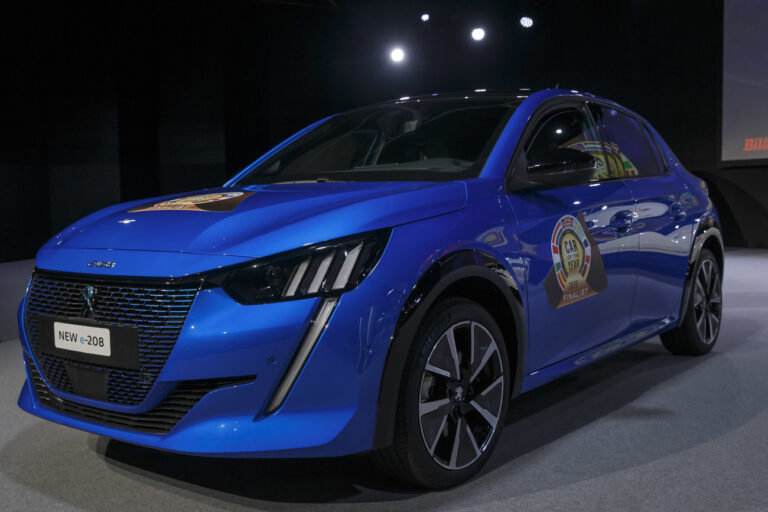 The Peugeot New e-208 model was elected 