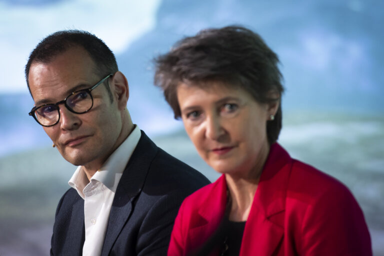 Christoph Brand, CEO Axpo, und Bundesraetin Simonetta Sommaruga, bei der Ersteinspeisung von 