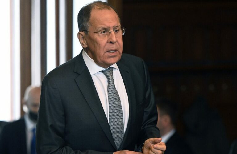 8151941 28.03.2022 Russian Foreign Minister Sergey Lavrov arrives to take part in a meeting of the United Russia party's commission for international cooperation and support for compatriots living abroad, in Moscow, Russia. Sergey Guneev / Sputnik (KEYSTONE/SPUTNIK/Sergey Guneev)