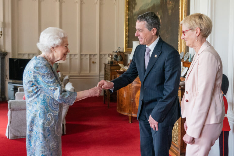 Queen Elizabeth II receives the President of Switzerland Ignazio Cassis and his wife Paola Cassis during an audience at Windsor Castle. Picture date: Thursday April 28, 2022. (KEYSTONE/CAMERA PRESS/ROTA)