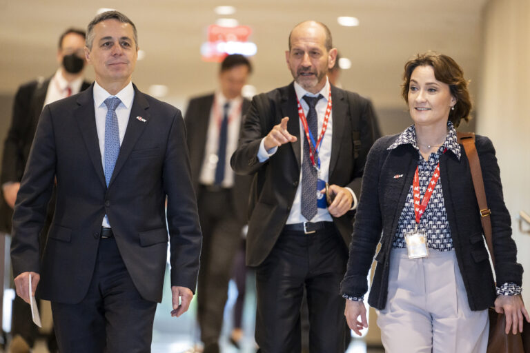 Jean-Marc Crevoisier, Head of Multilateral Political Communication at the Permanent Mission of Switzerland to the United Nations, center, leads the President of the Confederation and Minister of Foreign Affairs Ignazio Cassis, left, and Pascale Baeriswyl, Ambassador and Permanent Representative of Switzerland to the United Nations, to a press briefing to comment on the election of Switzerland as non permanent member to the Security Council for the period 2023-2024, on Thursday, June 9, 2022 during a General Assembly session at UN headquarters in New York, on Thursday, June 9, 2022 in New York, USA. The UN General Assembly votes on the candidacies of Switzerland, Mozambique, Japan, Ecuador and Malta to the Security Council for the period 2023-2024. (KEYSTONE/Alessandro della Valle)