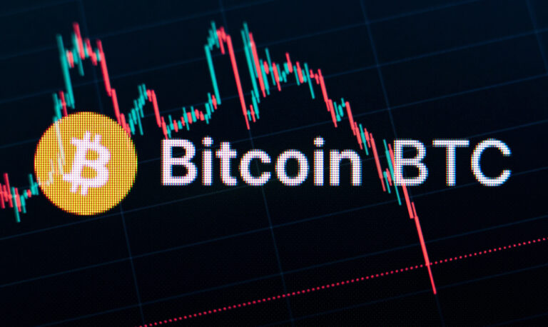 13 June 2022, Baden-Wuerttemberg, Rottweil: The logo of the cryptocurrency Bitcoin is seen on Trading View on the monitor of a computer in an office. Photo: Silas Stein/ (KEYSTONE/DPA/Silas Stein)