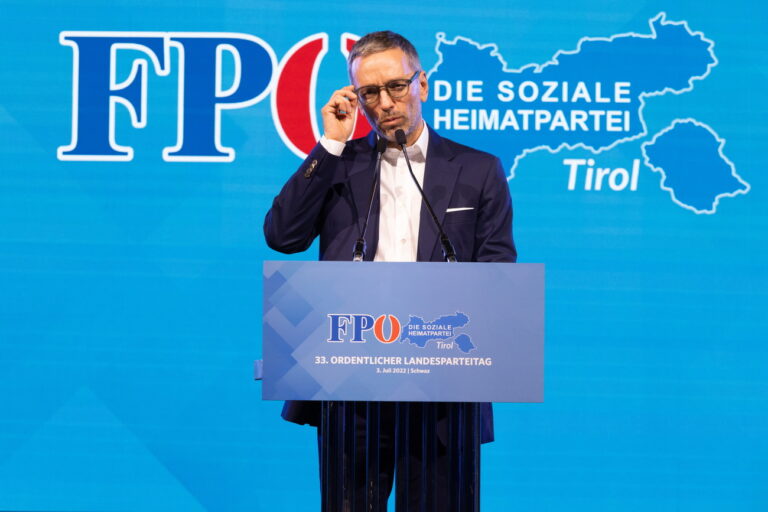ABD0044_20220703 - SCHWAZ - ÖSTERREICH: Bundesparteiobmann Herbert Kickl am Sonntag, 03. Juli 2022, anlässlich des Parteitages der FPÖ Tirol in Schwaz. - FOTO: APA/EXPA/JOHANN GRODER