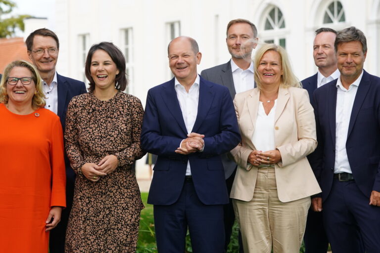 epa10147441 (L-R) German Minister for Economic Cooperation and Development Svenja Schulze, German Health Minister Karl Lauterbach, German Foreign Minister Annalena Baerbock, German Chancellor Olaf Scholz, German Finance Minister Christian Lindner, German Interior Minister Nancy Faeser, German Minister for Transport and Digital Affairs Volker Wissing and German Minister for Economy and Climate Robert Habeck pose for a picture on the occasion of a closed meeting of the federal cabinet in Meseberg, Germany, 30 August 2022. The German government meets for a two day retreat at the guest house of the German government in Meseberg near Berlin. EPA/CLEMENS BILAN