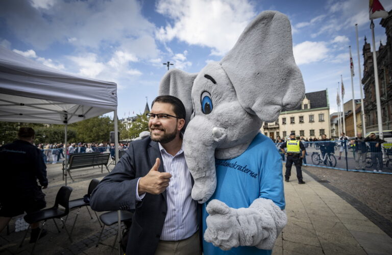 epa10175531 Sweden Democrats' party leader Jimmie Akesson campaigns in Malmo, Sweden, 10 September 2022. The general elections will be held on 11 September. EPA/JOHAN NILSSON SWEDEN OUT