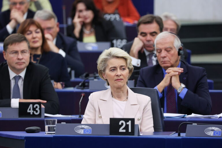 epa10320167 European Commission President Ursula von der Leyen (C) and High Representative of the European Union for Foreign Affairs and Security Policy Josep Borrell (R) during the Ceremony of the 70th anniversary of the European Parliament at the European Parliament in Strasbourg, France, 22 November 2022. EPA/JULIEN WARNAND