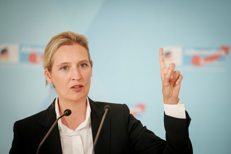 20.06.2023, Berlin: Alice Weidel, AfD-Bundesvorsitzende und Fraktionsvorsitzende der AfD, gibt ein Pressestatement zu Beginn der Fraktionssitzung ihrer Partei. Foto: Kay Nietfeld/dpa +++ dpa-Bildfunk +++ (KEYSTONE/DPA/Kay Nietfeld)