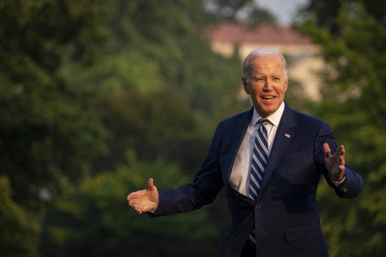 epa10716090 US President Joe Biden walks on the South Lawn of the White House after arriving on Marine One in Washington, DC, USA, 28 June 2023. Biden delivered what the White House called a major address in Chicago to outline the theory and practice of 'Bidenomics'. EPA/Al Drago / POOL