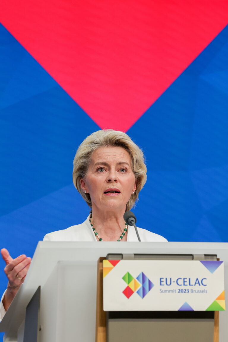 epa10754060 President of the European Commission Ursula von der Leyen speaks with the press after the EU-CELAC Summit of Heads of State and Government meeting in Brussels, Belgium, 18 July 2023. Leaders from the EU and the Community of Latin American and Caribbean States (CELAC) gather in Brussels for the third EU-CELAC summit from 17-18 July 2023, with the aim to strengthen relations between both regions. EPA/OLIVIER MATTHYS