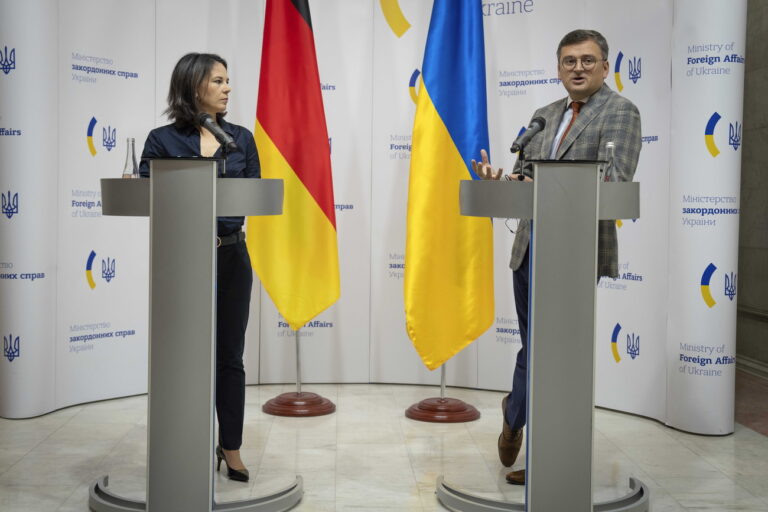 epa10854568 German Foreign Minister Annalena Baerbock and Ukrainian Foreign Minister Dmytro Kuleba attend joint news conference following their talks in Kyiv, Ukraine, 11 September 2023. EPA/Efrem Lukatsky / POOL