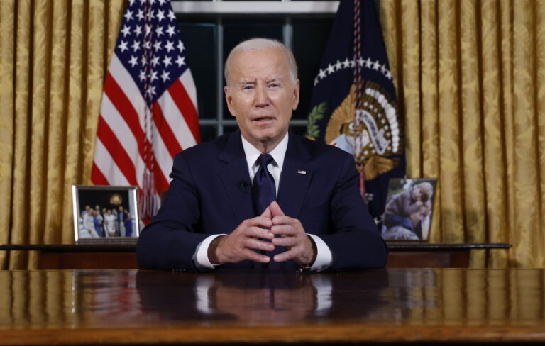 epa10928178 US President Joe Biden delivers a prime-time address to the nation about his approaches to the conflict between Israel and Hamas, humanitarian assistance in Gaza and continued support for Ukraine in their war with Russia, from the Oval Office of the White House in Washington, USA, 19 October 2023. EPA/JONATHAN ERNST / POOL