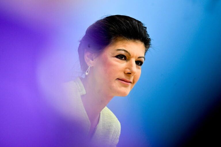 epa10933979 German left-wing politician Sahra Wagenknecht presents plans for a new political project called 'Alliance Sahra Wagenknecht' in Berlin, Germany, 23 October 2023. EPA/Filip Singer