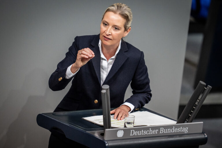 31.01.2024, Berlin: Alice Weidel, Fraktionsvorsitzende der AfD, spricht im Bundestag in der Generaldebatte zum Etat des Bundeskanzlers und des Bundeskanzleramts. (zu dpa: «Weidel: Ampel zieht «Schneise der Verwüstung» durchs Land») Foto: Michael Kappeler/dpa +++ dpa-Bildfunk +++ (KEYSTONE/DPA/Michael Kappeler)