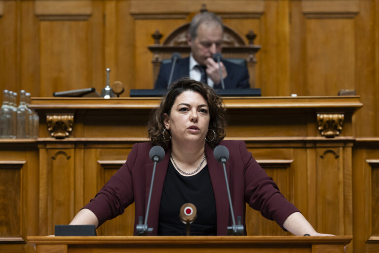 Tamara Funiciello, SP-BE, spricht waehrend der Fruehlingssession der Eidgenoessischen Raete, am Mittwoch, 28. Februar 2024, im Nationalrat in Bern. (KEYSTONE/Peter Klaunzer)