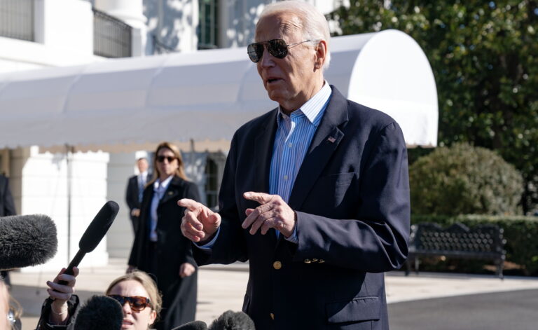 epa11188939 US President Joe Biden speaks to members of the media on the South Lawn of the White House before boarding Marine One in Washington, DC, USA, 29 February 2024, on his way to visit Brownsville, Texas, where he is expected to meet with US Border Patrol agents, law enforcement, frontline personnel, and local leaders. EPA/LEIGH VOGEL / POOL