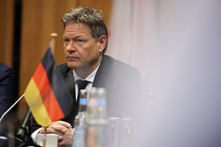 19.03.2024, Berlin: Robert Habeck (Bündnis 90/Die Grünen), Vizekanzler und Bundesminister für Wirtschaft und Klimaschutz, nimmt an einer Veranstaltung im Rahmen des Berlin Energy Transition Dialogue (BETD) teil. Unter dem Motto «Celebrating the Global Energy Transition» findet der BETD dieses Jahr zum zehnten Mal statt. Foto: Hannes P. Albert/dpa +++ dpa-Bildfunk +++ (KEYSTONE/DPA/Hannes P Albert)