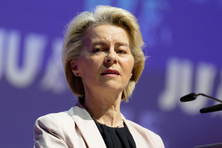 28.04.2024, Nordrhein-Westfalen, Aachen: Ursula von der Leyen, Spitzenkandidatin der EVP und Präsidentin der Europäischen Kommission, spricht auf dem 60. NRW-Tag der Jungen Union. Foto: Henning Kaiser/dpa +++ dpa-Bildfunk +++ (KEYSTONE/DPA/Henning Kaiser)