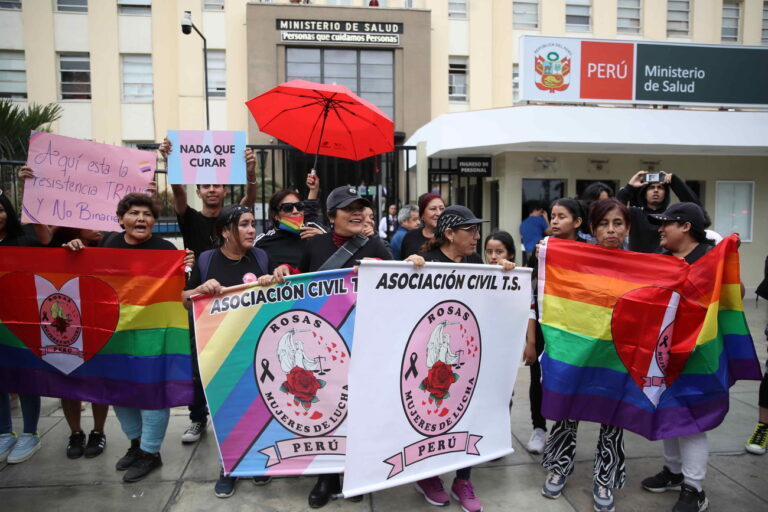 epa11349183 Demonstrators protest against the update of the Essential Health Insurance Plan (PEAS) which included 'transsexualism, dual role transvestism and childhood gender identity disorder' as mental health diseases, in front of the Ministry of Health in Lima, Peru, 17 May 2024. A group of demonstrators rallied in Lima to demand the repeal of a Peruvian Health Ministry decree that includes transsexuality and transvestism as a mental illness. EPA/Paolo Aguilar