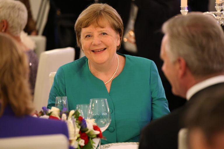 epa11372446 Former German Chancellor Angela Merkel attends a state banquet in honour of the French president at Schloss Bellevue palace in Berlin, Germany, 26 May 2024. The French president and the French first lady are on a three-day visit to Germany with stops in Berlin, Dresden, Moritzburg and Muenster. EPA/Sean Gallup / POOL