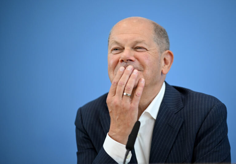 24.07.2024, Berlin: Bundeskanzler Olaf Scholz (SPD) äußert sich auf seiner Sommer-Pressekonferenz in der Bundespressekonferenz zu aktuellen Themen der Innen- und Außenpolitik. Foto: Britta Pedersen/dpa +++ dpa-Bildfunk +++ (KEYSTONE/DPA/Britta Pedersen)