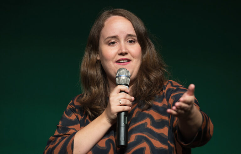 14.09.2024, Brandenburg, Teltow: Ricarda Lang (Bündnis 90/Die Grünen), Bundesvorsitzende, spricht bei einer Wahlkampfveranstaltung der Grünen. Die Wahl zum Landtag Brandenburgs findet am 22. September 2024 statt. Foto: Paul Zinken/dpa +++ dpa-Bildfunk +++ (KEYSTONE/DPA/Paul Zinken)