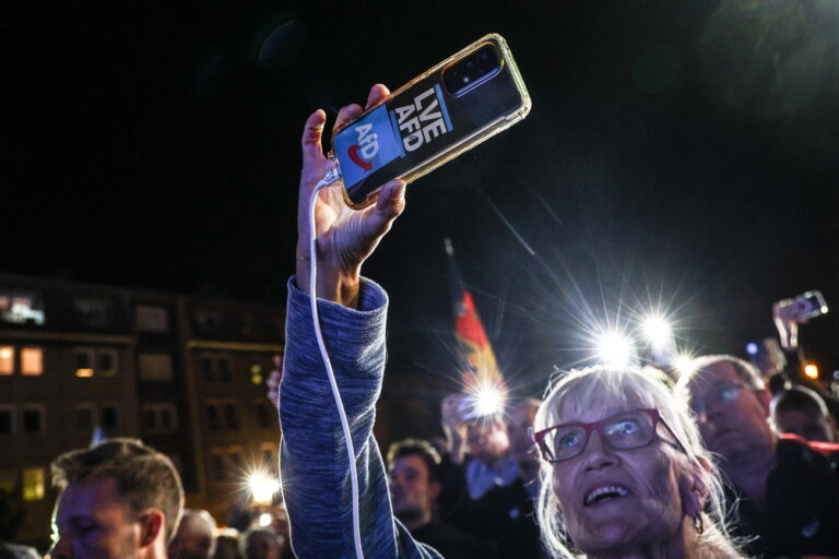 epa11614640 Supporters of the far-right Alternative for Germany (AfD) party attend the election campaign rally of AfD party, in Cottbus, Germany, 19 September 2024. Brandenburg state election, voting for the regional parliament 'Landtag', will be held on 24 September 2024. EPA/FILIP SINGER