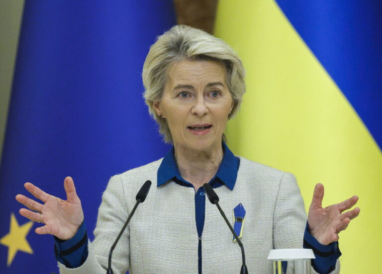 epa11615596 European Commission President Ursula Von der Leyen holds a joint press conference with Ukrainian President Volodymyr Zelensky (not pictured) during their meeting in Kyiv, Ukraine, 20 September 2024. Ursula Von der Leyen arrived in Kyiv to meet with top Ukrainian officials amid the ongoing Russian invasion. EPA/SERGEY DOLZHENKO