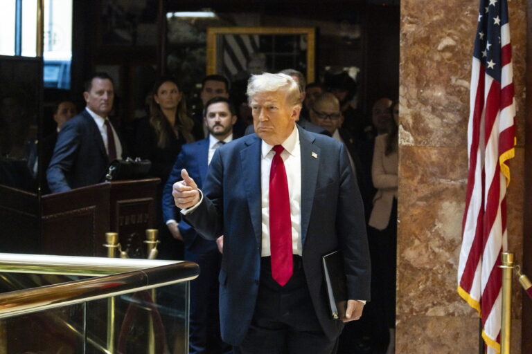 epa11627430 Republican presidential candidate Donald J. Trump arrives to hold a press conference in the lobby of Trump Tower in New York, New York, USA, 26 September 2024. EPA/JUSTIN LANE