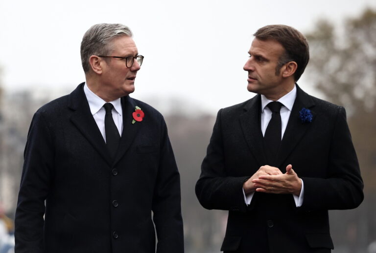 epa11714249 French President Emmanuel Macron (R) and British Prime Minister Keir Starmer (L) walk towards the statue of Winston Churchill during commemorations marking the 106th anniversary of the WWI Armistice, in Paris, France, 11 November 2024. The Armistice was signed on 11 November 1918 by the Allies and Germany, ending World War I (WWI). EPA/CHRISTOPHE PETIT TESSON / POOL