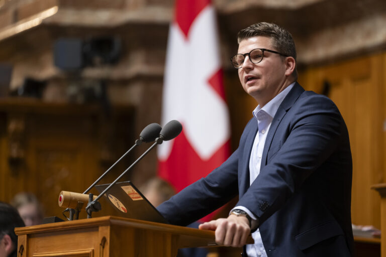 Mike Egger, SVP-SG, spricht waehrend der Wintersession der Eidgenoessischen Raete, am Dienstag, 10. Dezember 2024 im Nationalrat in Bern. (KEYSTONE/Anthony Anex)