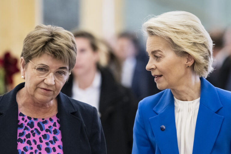 Swiss Federal President Viola Amherd, left, speaks with European Commission President Ursula von der Leyen, right, before a bilateral meeting on Friday, December 20, 2024 in Bern, Switzerland. Van der Leyen pays an official visit to Switzerland to formally mark the conclusion of the negotiations between the EU and Switzerland. (KEYSTONE/POOL/Alessandro della Valle)